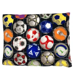 Kirschkernkissen mit Fußball Dekor. Für jeden Fußballfan ein perfektes Geschenk.