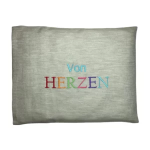 Wärmekissen personalisiert mit Spruch Von Herzen. Nachhaltiges Geschenk. Kirschkernkissen waschbar und wiederbefüllbar.